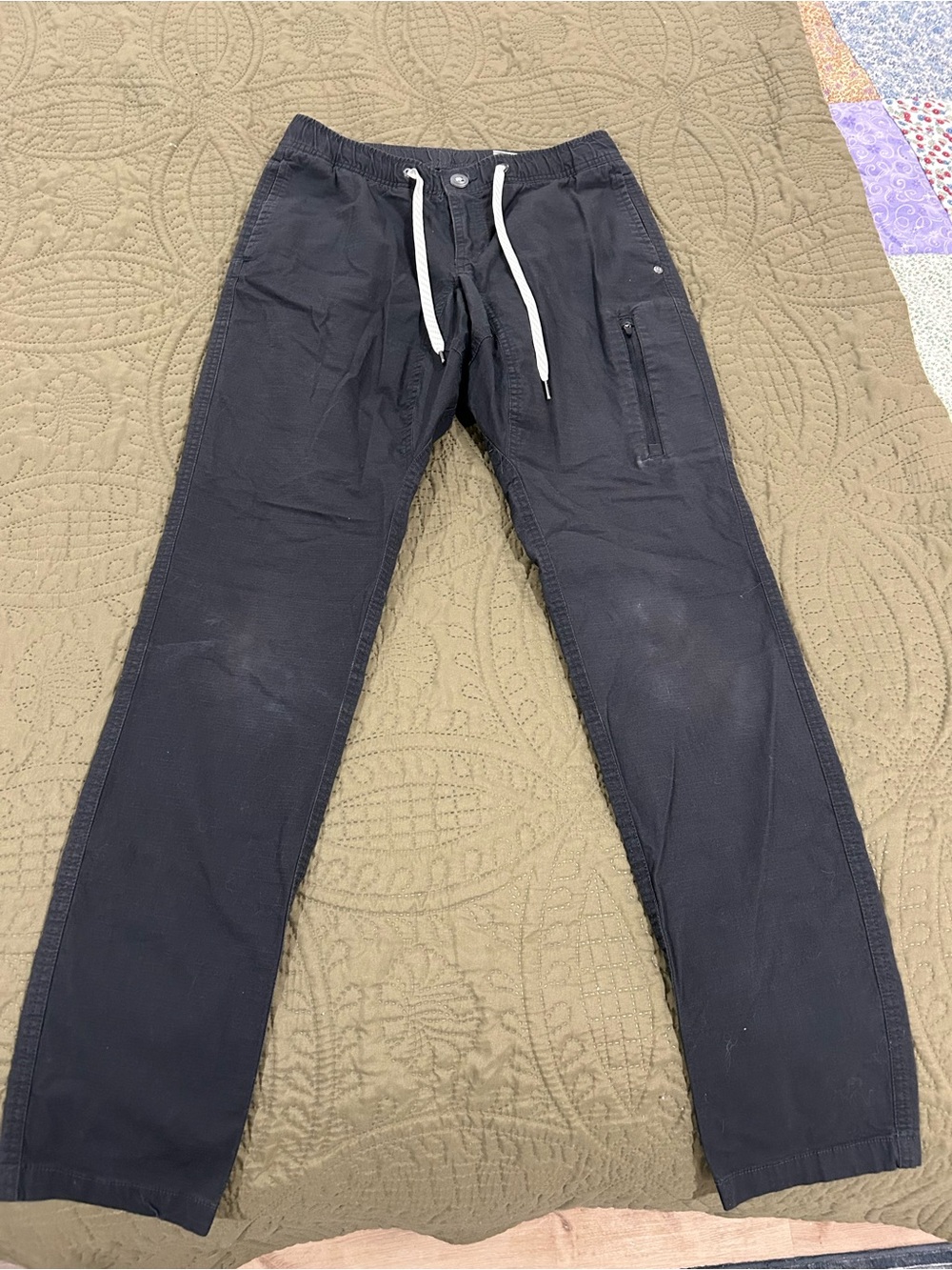 Vuori Men's Black Jogger-Style Drawstring Pants